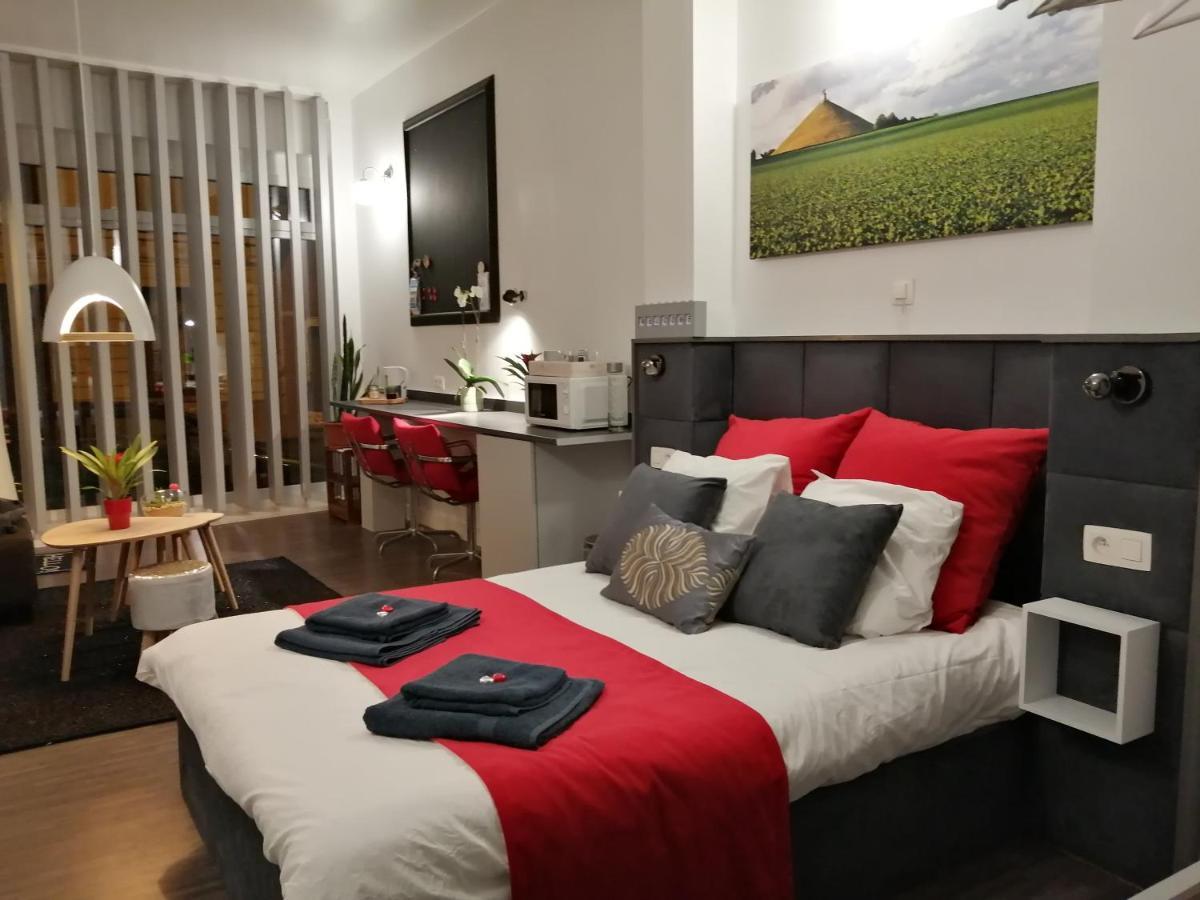 The Romantic Waterloo Lion'S Suite Braine-l'Alleud Exterior photo