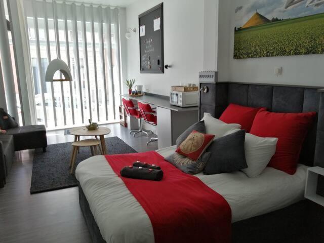 The Romantic Waterloo Lion'S Suite Braine-l'Alleud Exterior photo
